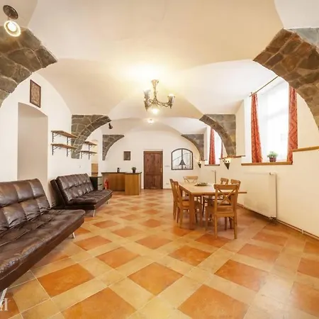 Perunika In Center Of Apartment Prague